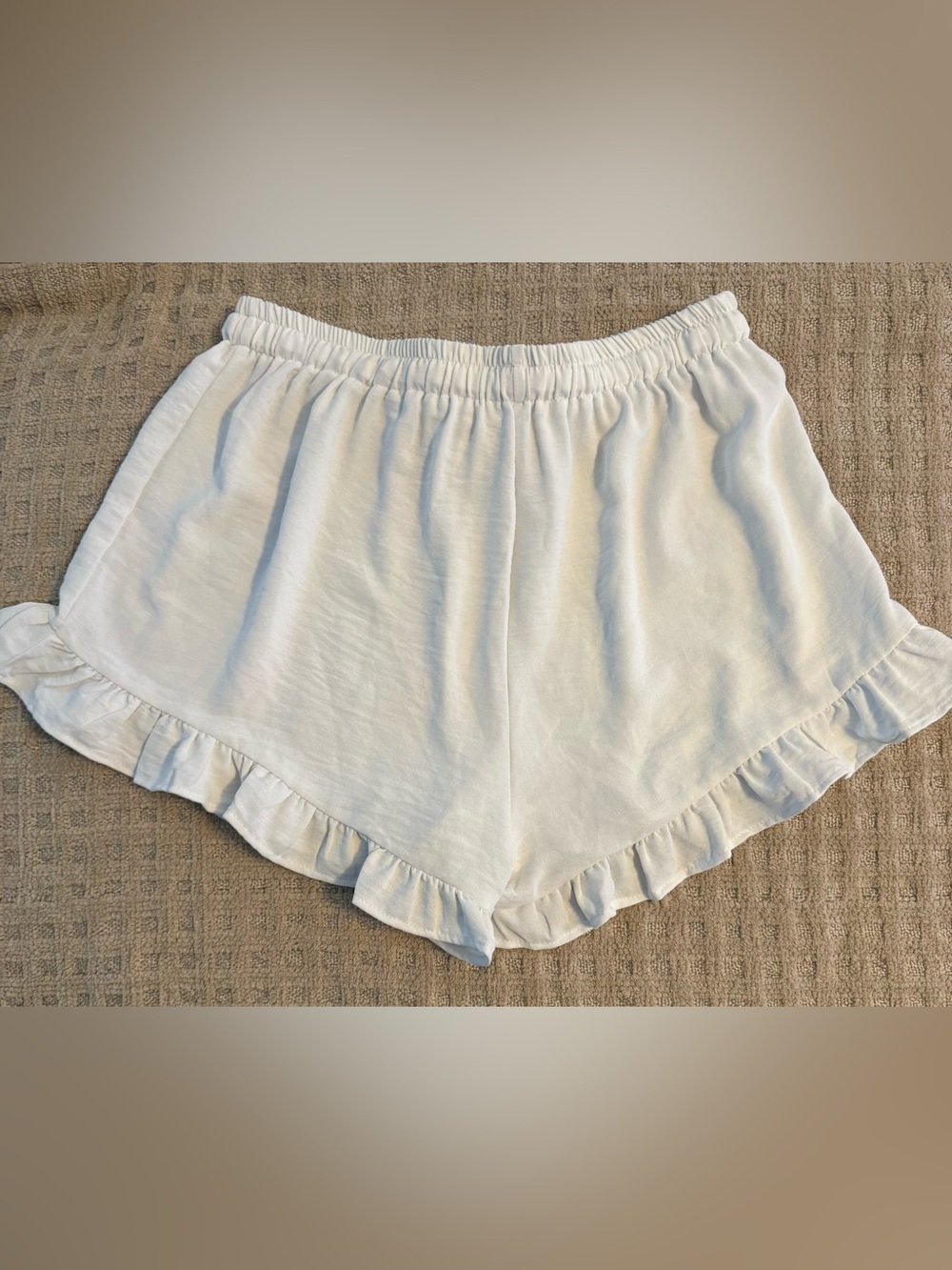 Women’s Ruffle Pajama Set - Picture 4 of 8